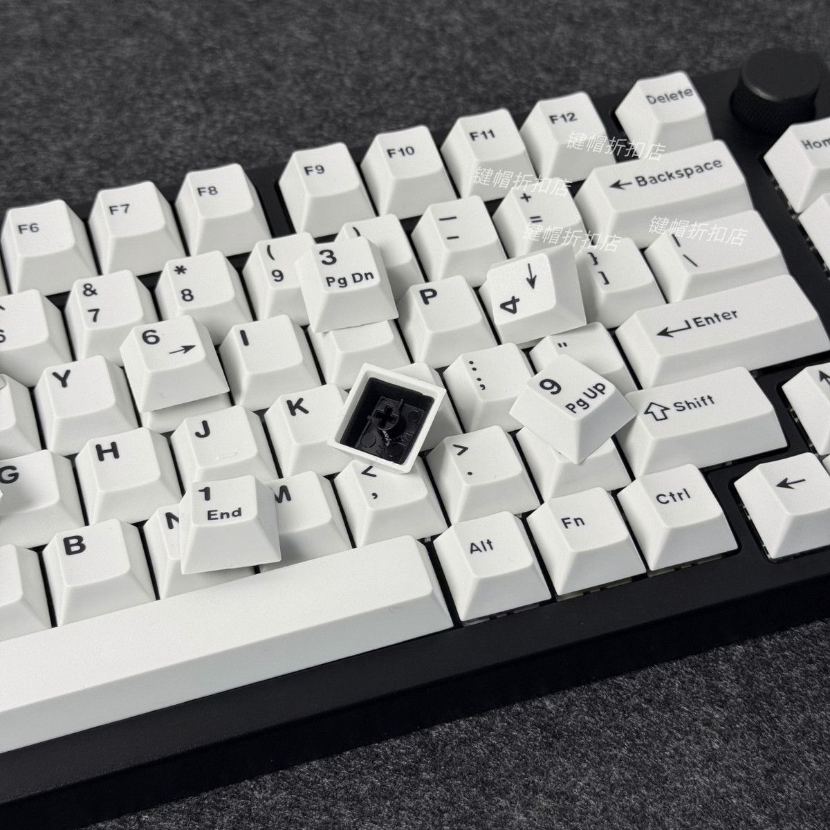 Set Completo di Tasti Minimali - Gaming Keyboard Bundle recensione e prezzo